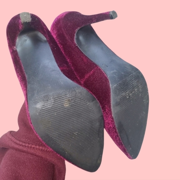 Gorgeous Suede Heels - Picture 3 of 4